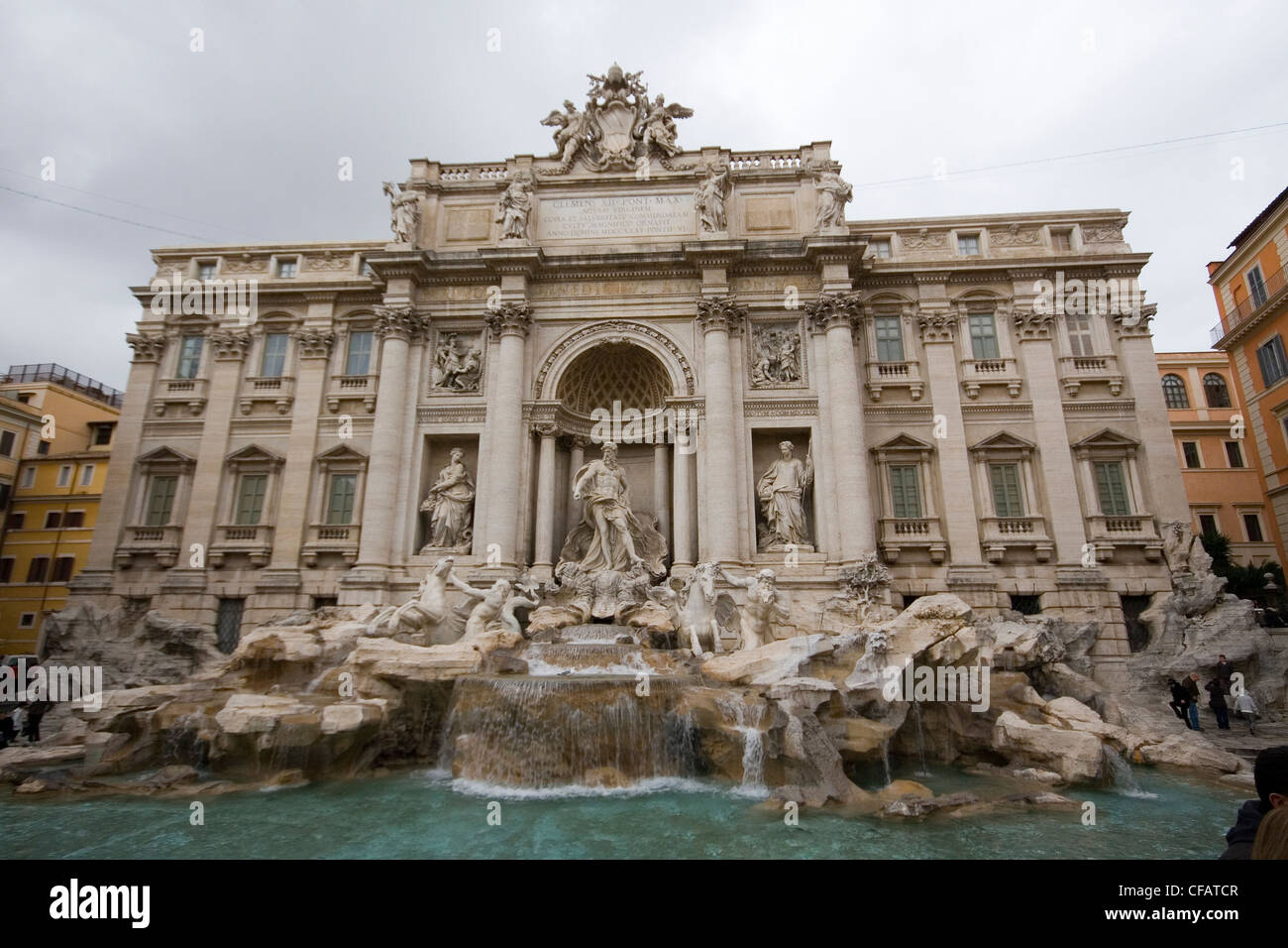 La barocca fontana di Trevi a Roma Italia Foto Stock
