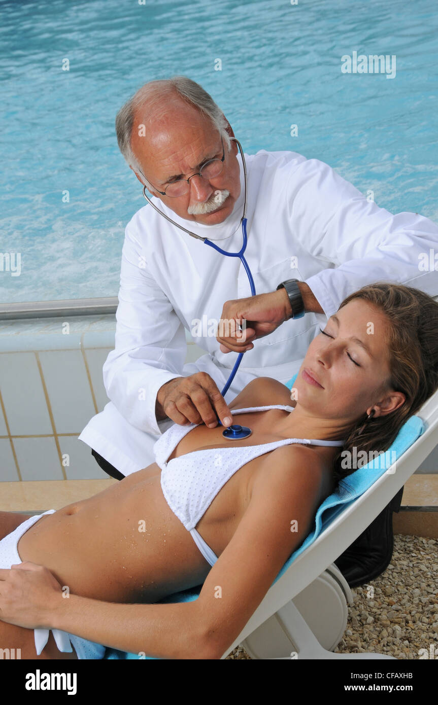 Benessere, Bagno, medico, di trattamento e di trasformazione, Salute, beauty farm, indagine, donna, piscina, pool, cuore, polmone, STET Foto Stock