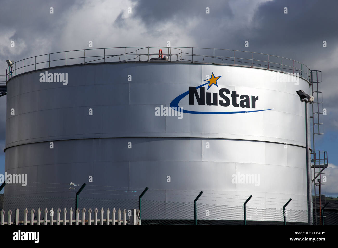 Nustar liquido di massa storage petrolio terminal del porto di Belfast Irlanda del Nord Regno Unito Foto Stock
