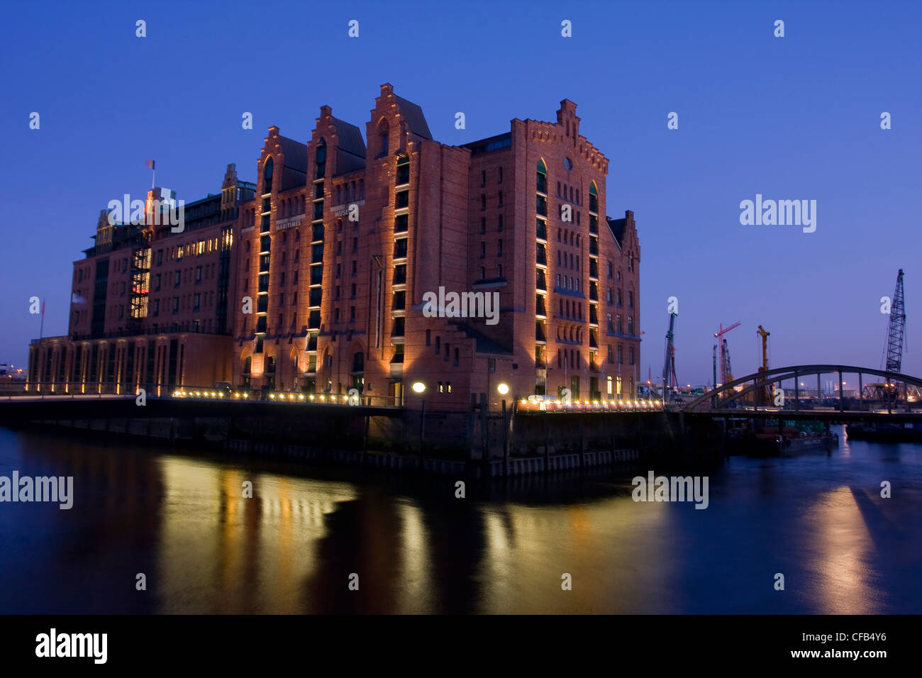 Il Maritime museum, Museo, Speicherstadt, porto vecchio, warehouse district, la costruzione, la costruzione, mattoni, acqua, Amburgo, Germania Foto Stock