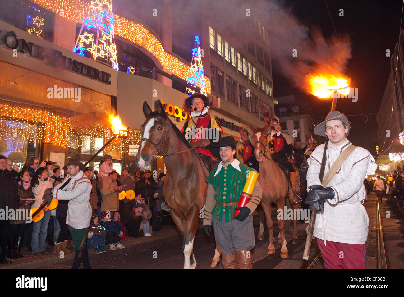Inverno, la neve, notte scura, Natale, avvento, paese, città, evento, il cantone di Ginevra, Svizzera Europa, Svizzera, Europa, parad Foto Stock