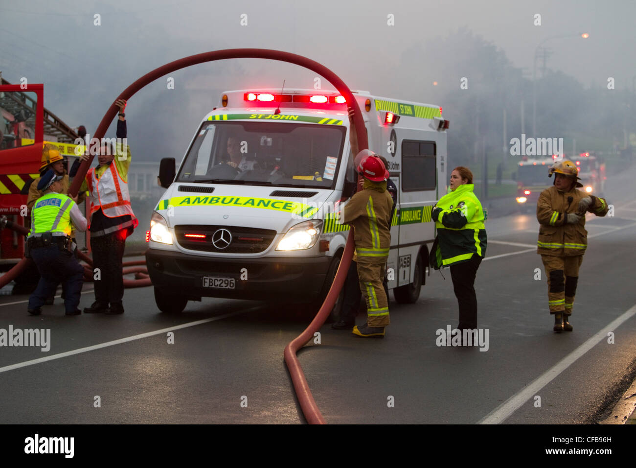 Scena di casa di fuoco, East Coast Road, Northcross, Auckland, Nuova Zelanda Foto Stock