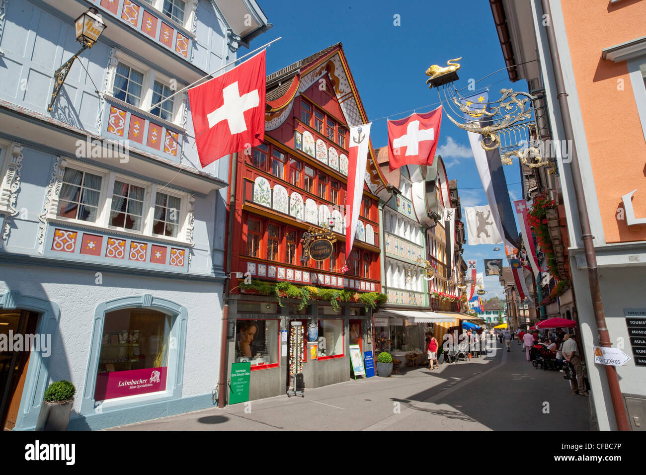 Appenzell, Appenzell Innerroden, turismo, vacanze, Svizzera, Europa, bandiere, striscioni, corsia principale Foto Stock