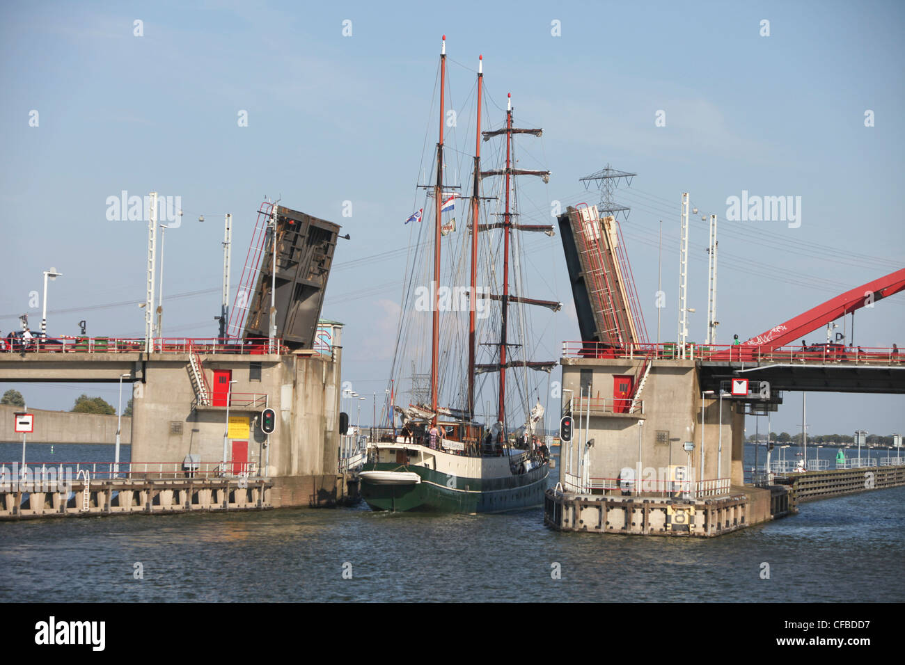 Holland, Europa Paesi Bassi, Amsterdam, bridge, equilibrio, ponte di barche a vela, fiume, flusso, Foto Stock