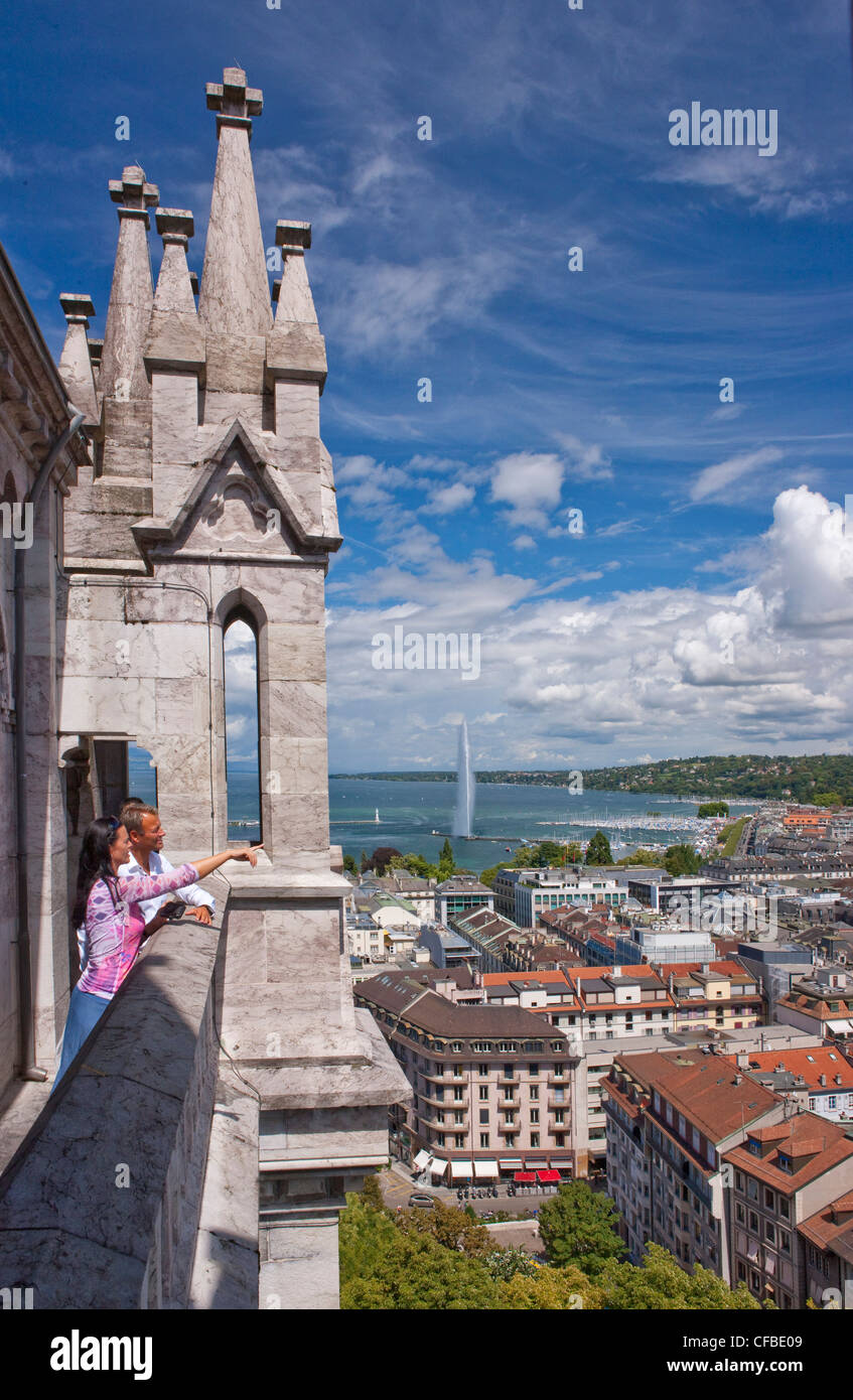 Il lago, il lago di Ginevra, il cantone di Ginevra, Svizzera Europa, paese, città, acqua, città, la città, la cattedrale di St Pierre Jet d'Eau, fountai Foto Stock
