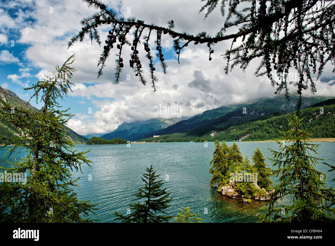 Engadina alta Engadina, lago di montagna, mountainscape, scenario di montagna, la regione montagnosa del Cantone dei Grigioni, Grigioni, landsc Foto Stock