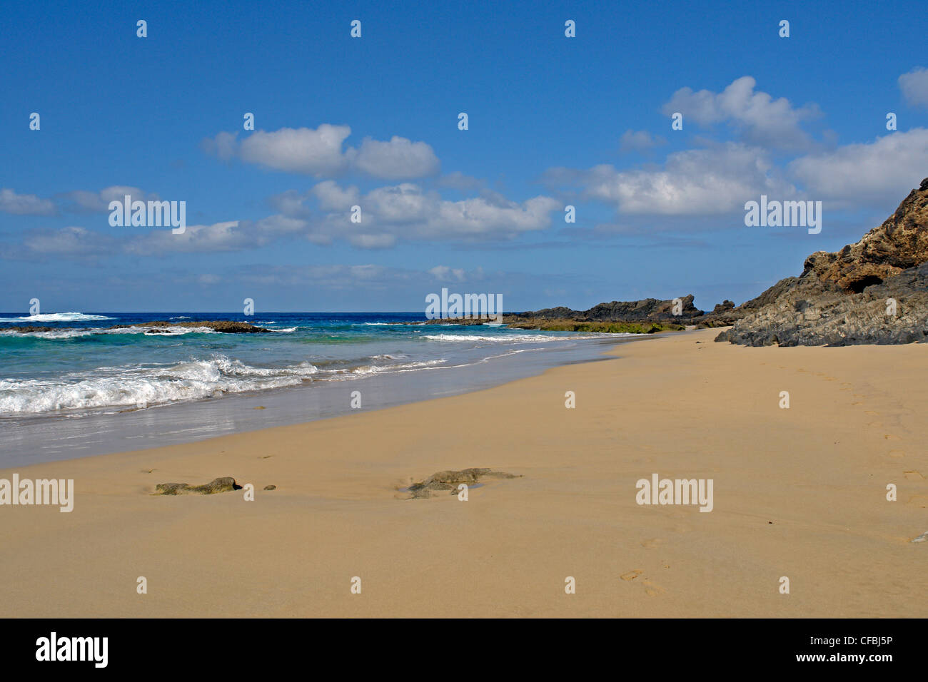 L'Europa, Portogallo Porto Santo, Ponta da Calheta, onde, spiaggia, mare, montagne, rocce, scogliere, sky, isole isles, scenario, Foto Stock