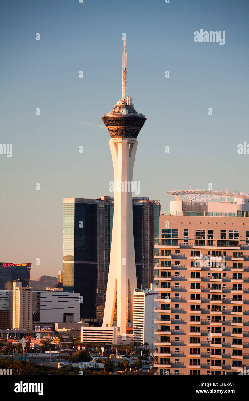 Stati Uniti d'America, Stati Uniti, America, Nevada, Las Vegas, Città Stratosphere Tower, architettura, attrazione, vivaci e colorati, differenti Foto Stock
