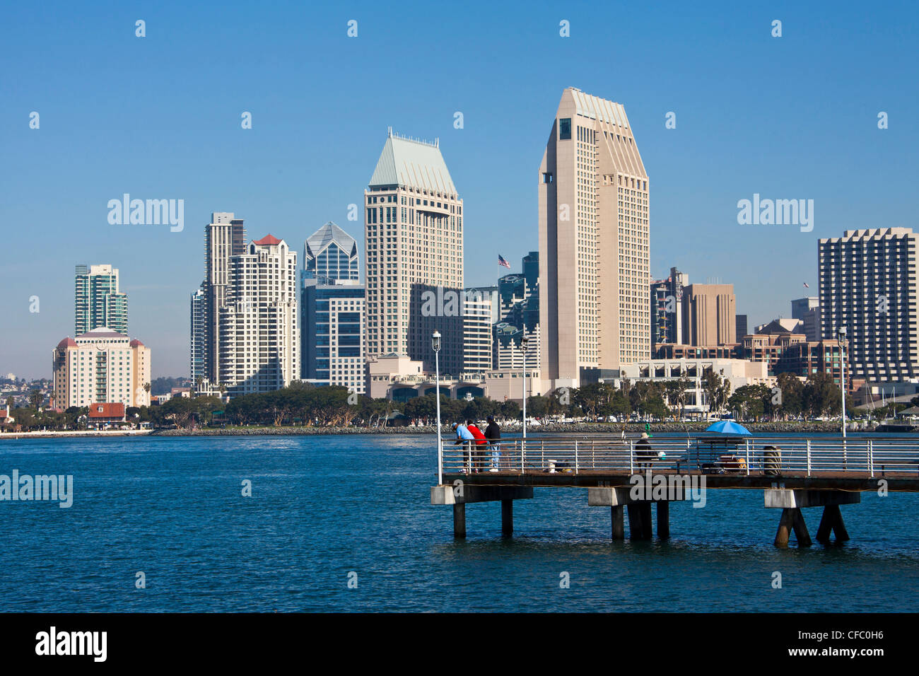 Stati Uniti d'America, Stati Uniti, America, California, San Diego, City e il centro cittadino, da Coronado, penisola, bay, downtown, pier, skyline Foto Stock