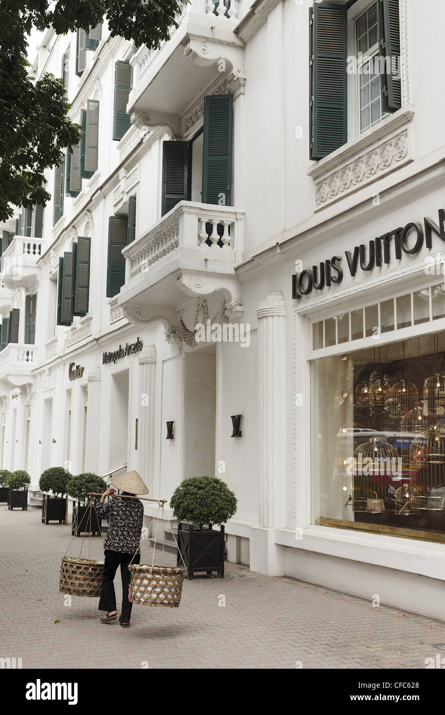 Via dello shopping del quartiere francese, Hanoi, Bac Bo, Vietnam Foto Stock