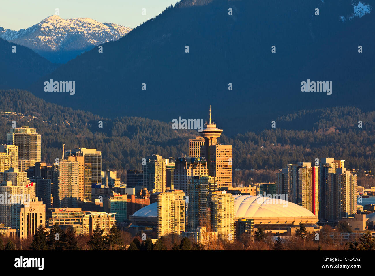 Il centro di Vancouver con lo Stadio BC Place, dicembre 2009. Vancouver British Columbia Canada. Foto Stock