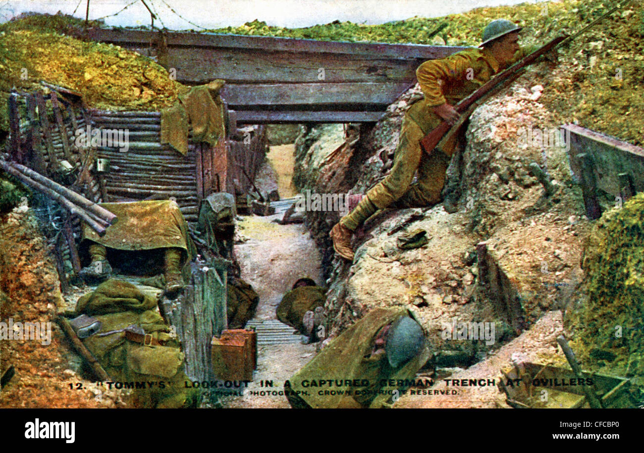 Tommy, look-out, in trincea, Britannici Albert-Bapaume, Ovillers-La Boisselle, battaglia, Somme, e Cheshire reggimento della I guerra mondiale, guerra, W Foto Stock