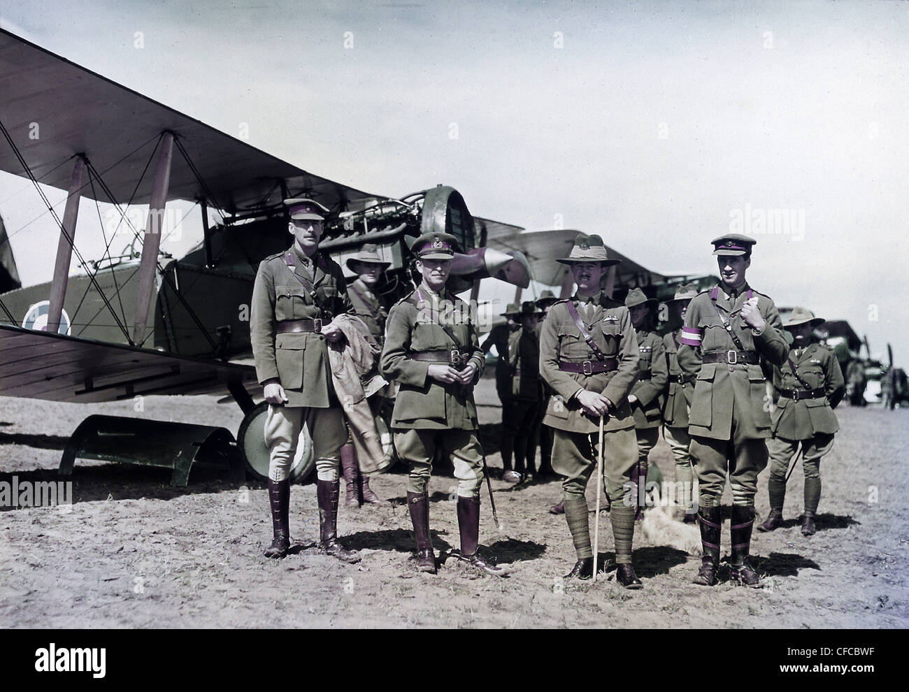 Australian, tenente, generale Harry Chauvel, ufficiali, ispezionare, squadriglia Flying Corps, soldati, esercito, militare, fighter plan Foto Stock