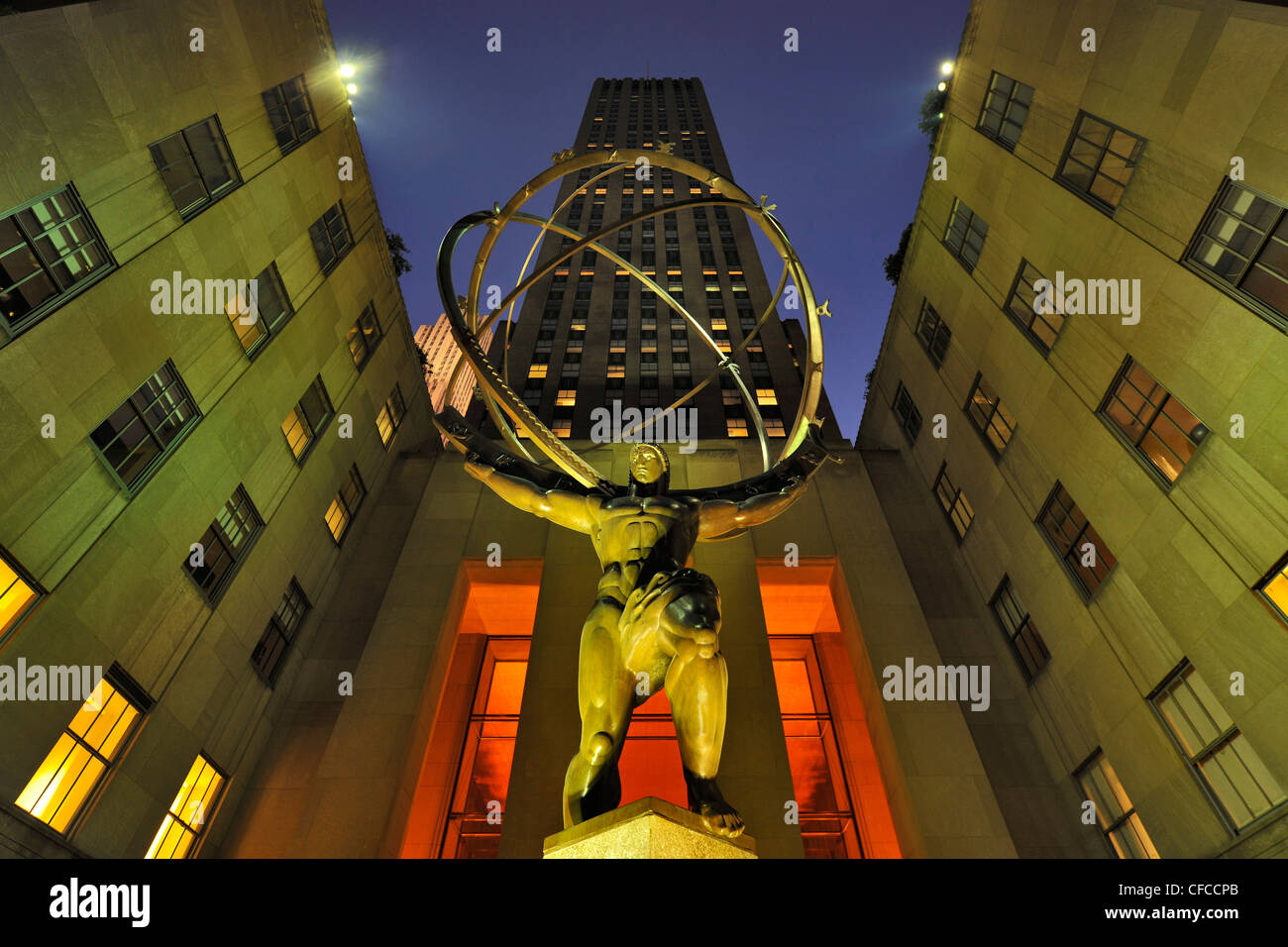 Atlas scultura, Rockefeller Center, artista Lee Lawrie, Rene Paul Chambellan, Manhattan, New York New York Foto Stock