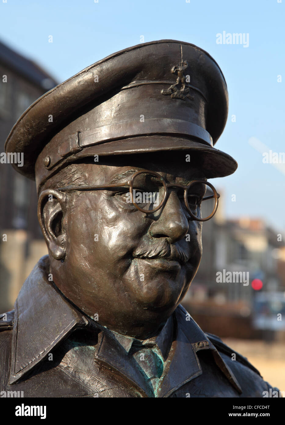 Statua di bronzo del capitano Mainwaring a Thetford Norfolk Inghilterra Foto Stock