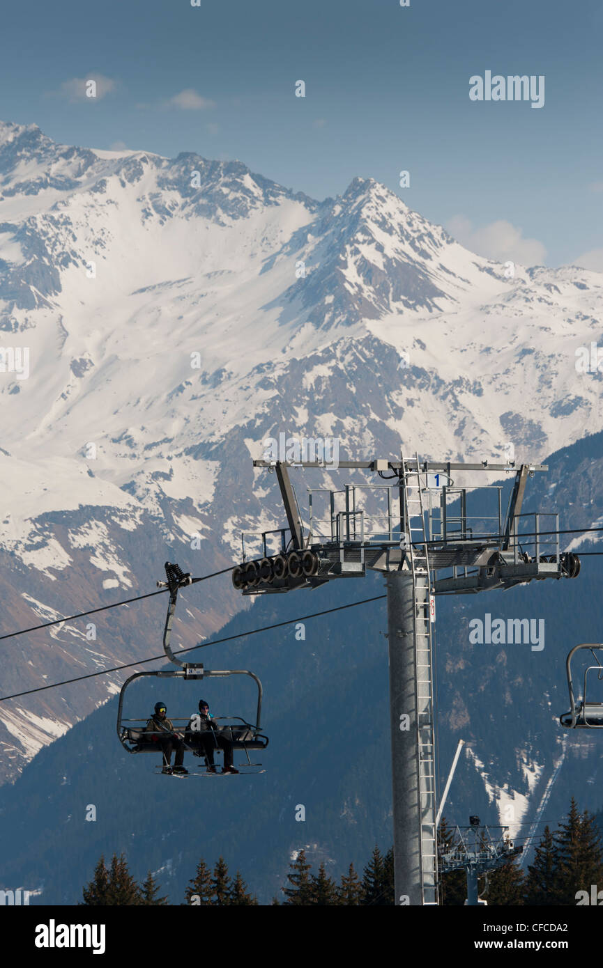 Ski seggiovia a Courchevel, Tre Valli ski area, Francia Foto Stock