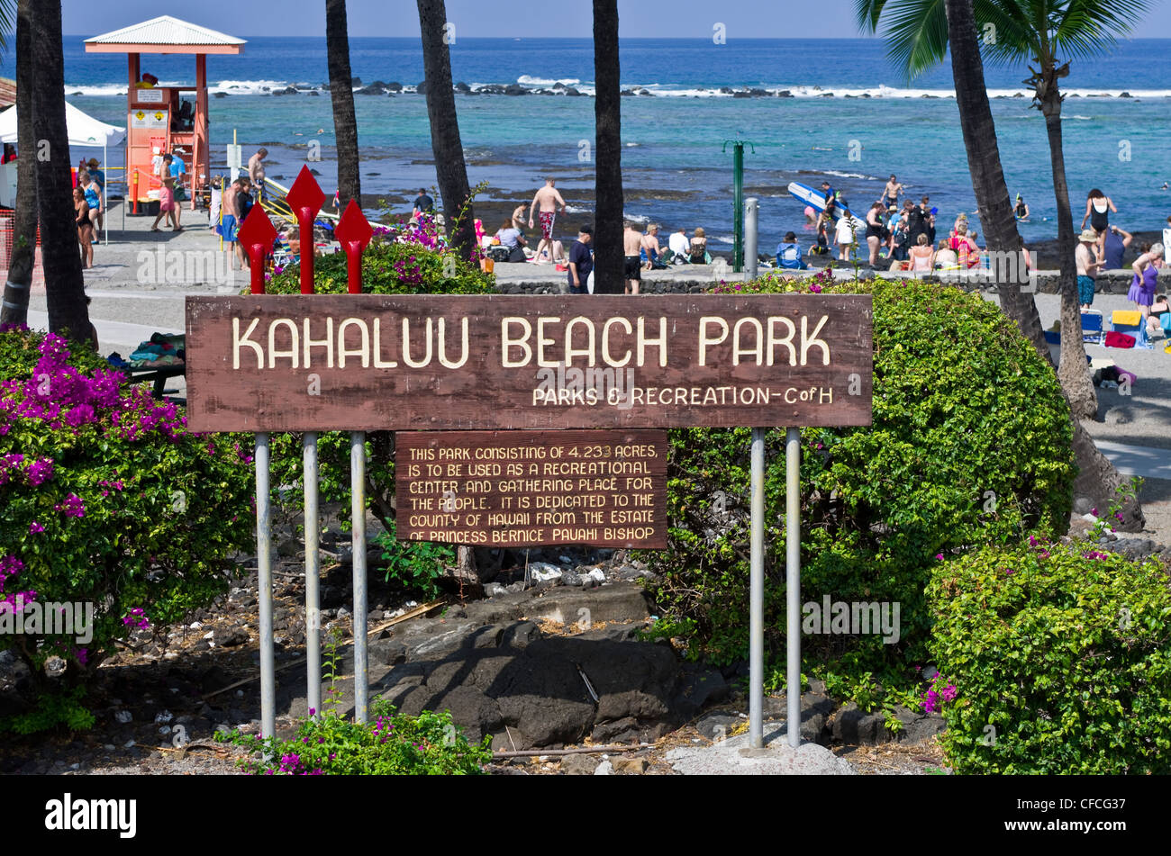 Stati Uniti d'America, Hawaii, Kailua-Kona. Kahalu'u Beach Park segno fronti spiaggia. Foto Stock