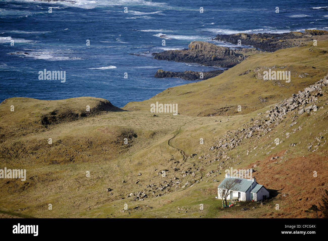 L'isola di Canna nelle Ebridi Interne della costa ovest della Scozia. L'isola è di proprietà del Trust naturale per la Scozia. Foto Stock