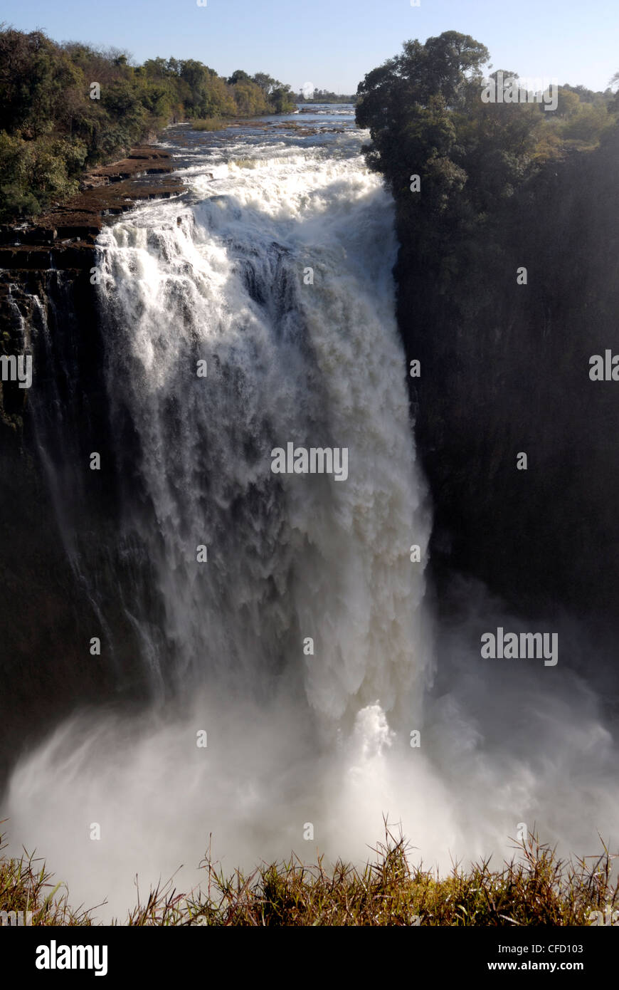 Il diavolo è la cataratta, Victoria Falls, Sito Patrimonio Mondiale dell'UNESCO, Zimbabwe Africa Foto Stock