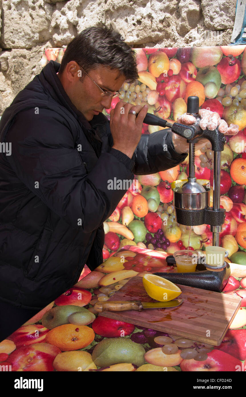 Succo di frutta stand in Cappadocia, anche Capadocia, Anatolia centrale, in gran parte nella provincia di Nevşehir, Turchia Foto Stock