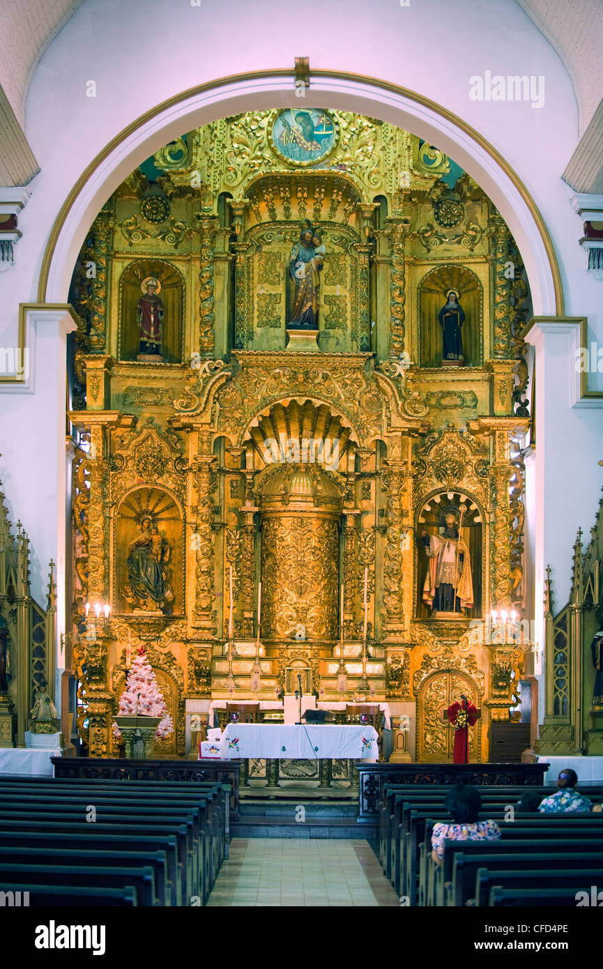 Altare d'oro nella chiesa di San Jose, la storica città vecchia, Sito Patrimonio Mondiale dell'UNESCO, Panama City, Panama America Centrale Foto Stock