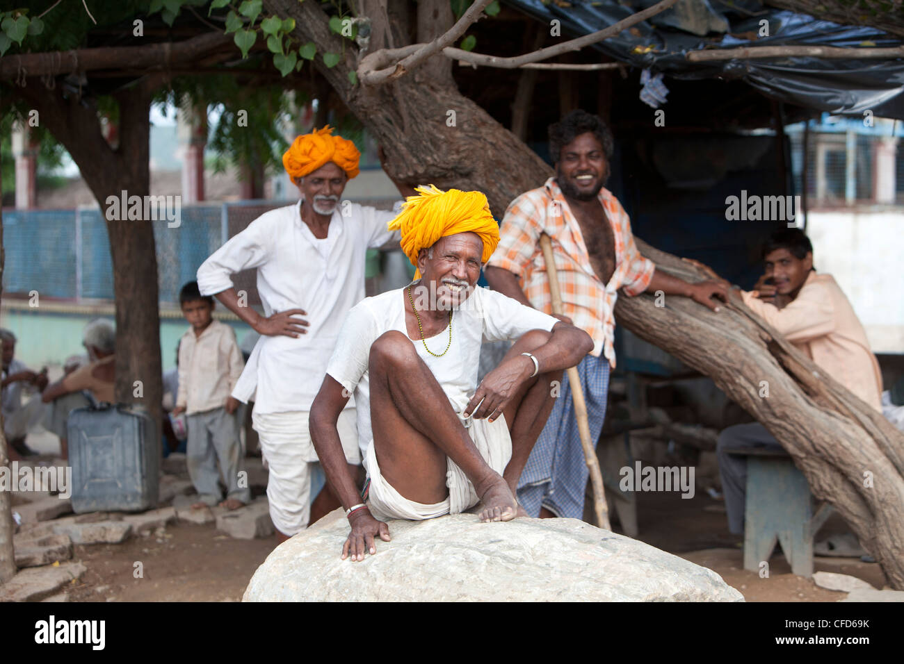 India indiano persone abbigliamento tipica scena urbana Asia wokers Foto Stock