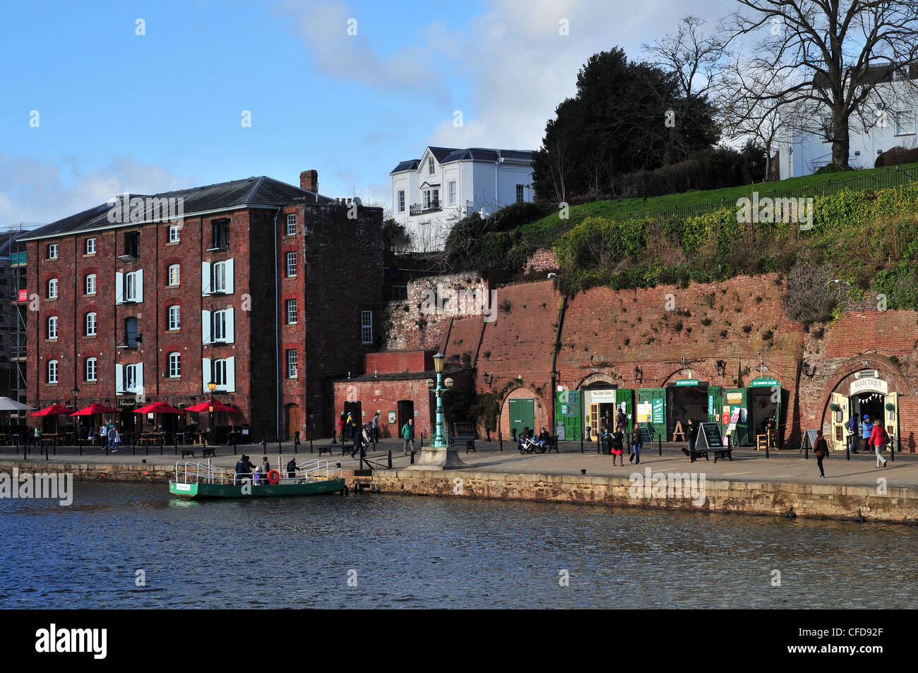 Il Quayside storico sulla Exeter Canal a Exeter, Devon. Un ex area industriale ora una popolare attrazione turistica. Foto Stock