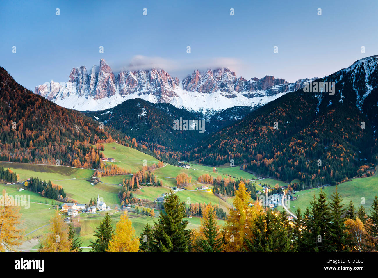 Montagne di Geisler Gruppe/Geislerspitzen, Dolomiti, Trentino Alto Adige, Italia, Europa Foto Stock