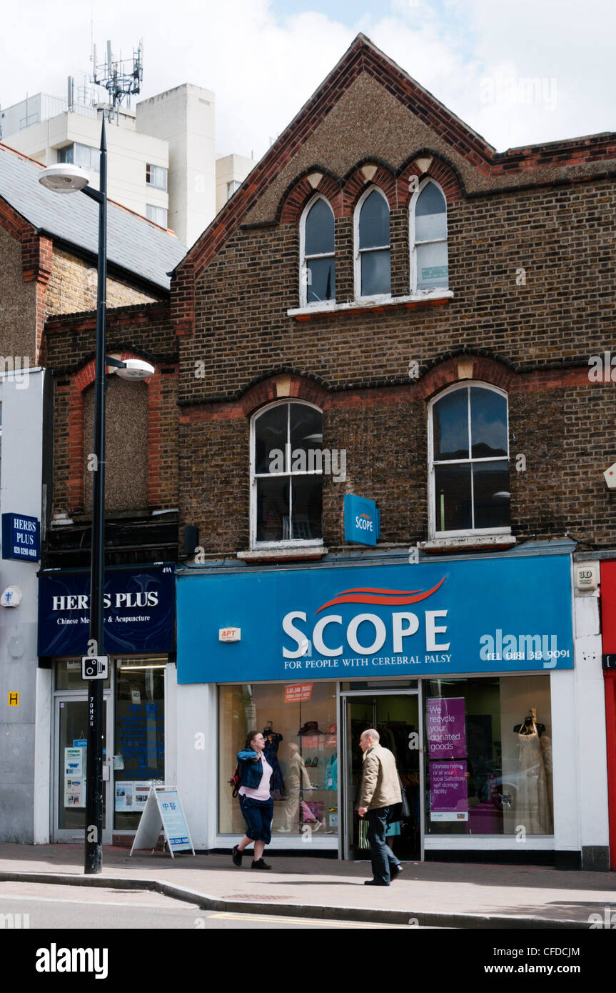 Un ambito di carità shop. Foto Stock