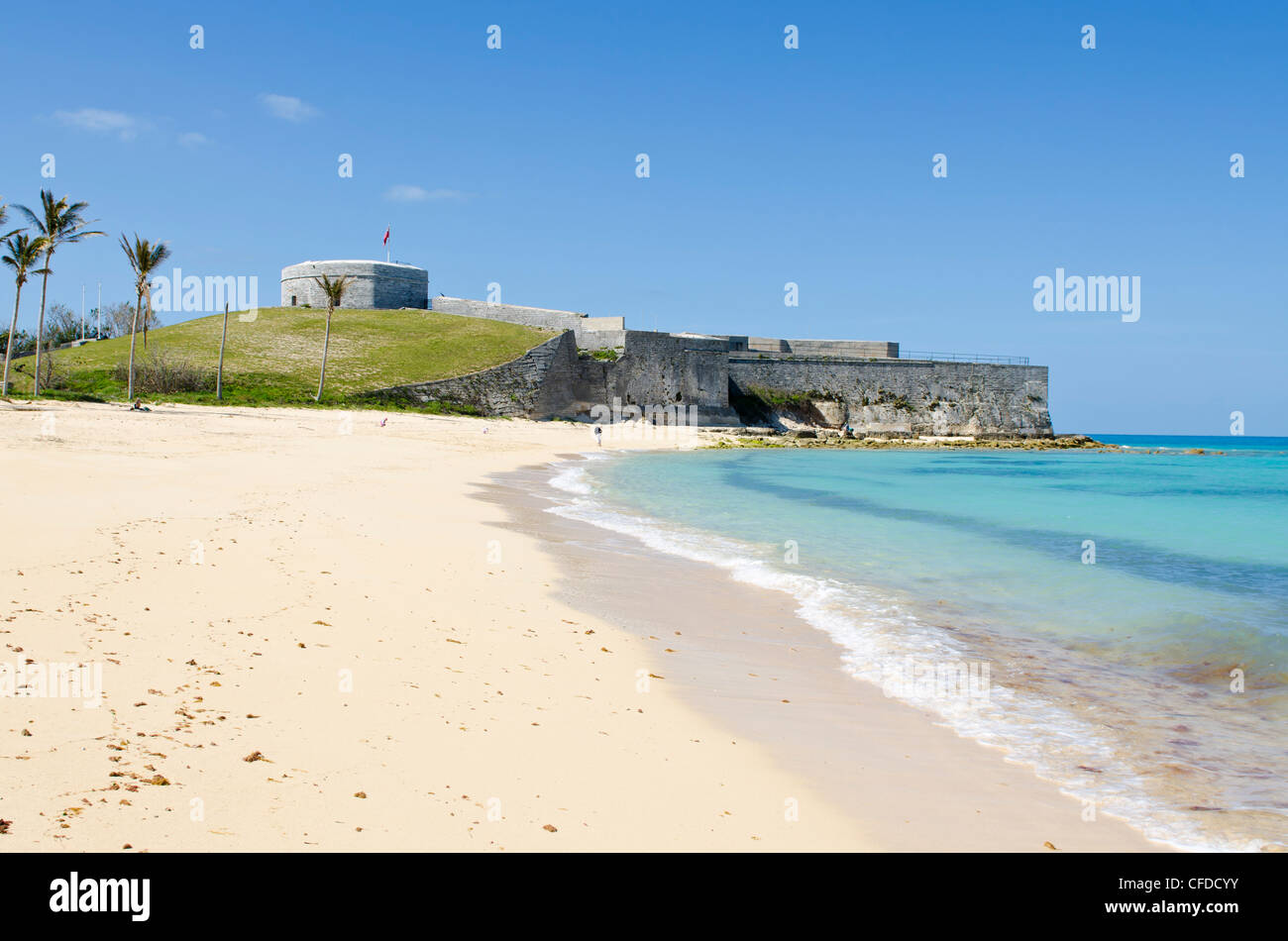 Il Gate Bay (St. Catherine's Beach) con forte Santa Caterina in background, Sito Patrimonio Mondiale dell'UNESCO, Bermuda, America Centrale Foto Stock