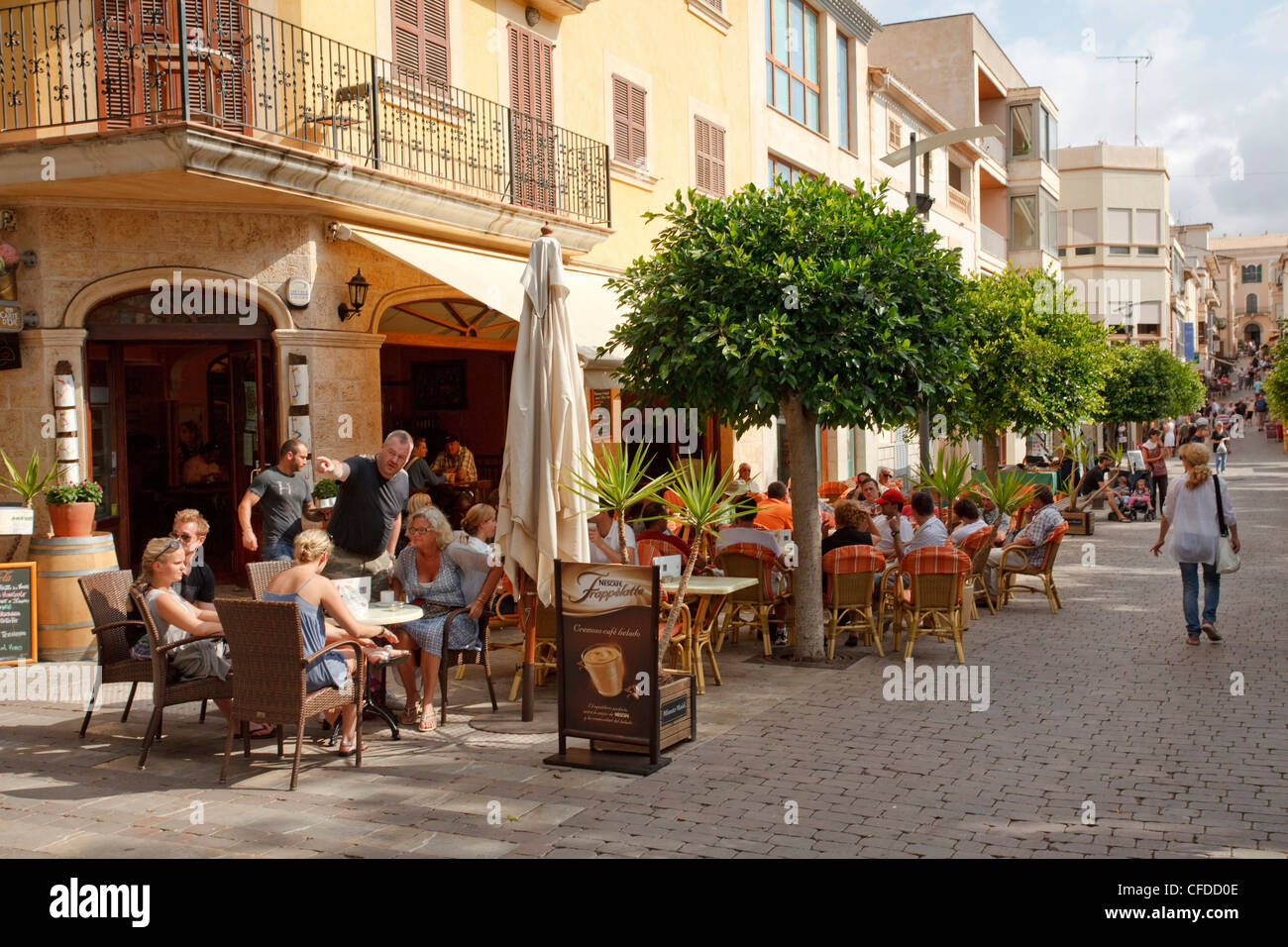 Street cafe, Arta, città, Maiorca, isole Baleari, Spagna, Europa Foto Stock