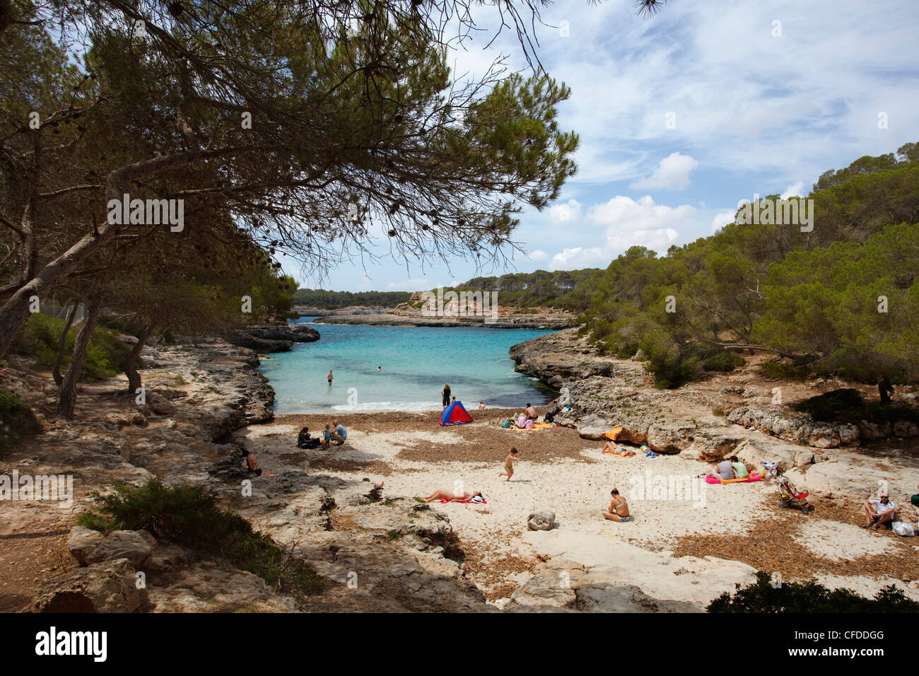 Calo d'es Burgit, Bay, la spiaggia, il Parc Natural de Mondrago, riserva naturale, Maiorca, isole Baleari, Spagna, Europa Foto Stock