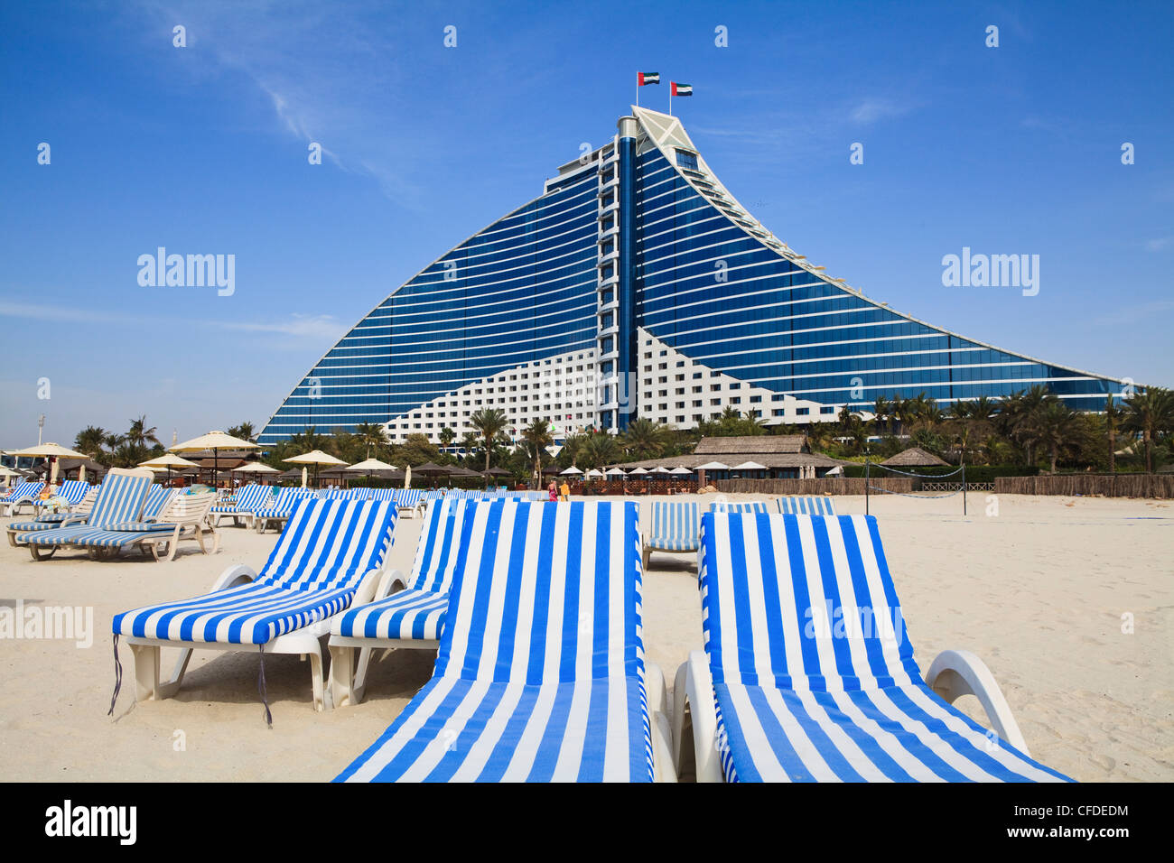 Jumeirah Beach Hotel, spiaggia di Jumeirah, Dubai, Emirati Arabi Uniti, Medio Oriente Foto Stock Jumeirah Beach Hotel, spiaggia di Jumeirah, Dubai, Emirati Arabi Uniti, Medio Oriente Foto Stock