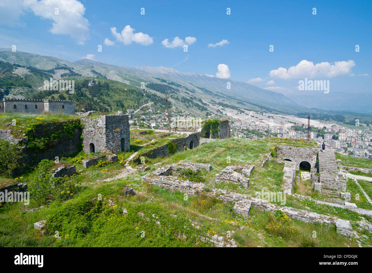 Vista sulla cittadella di Argirocastro, Sito Patrimonio Mondiale dell'UNESCO, Albania, Europa Foto Stock