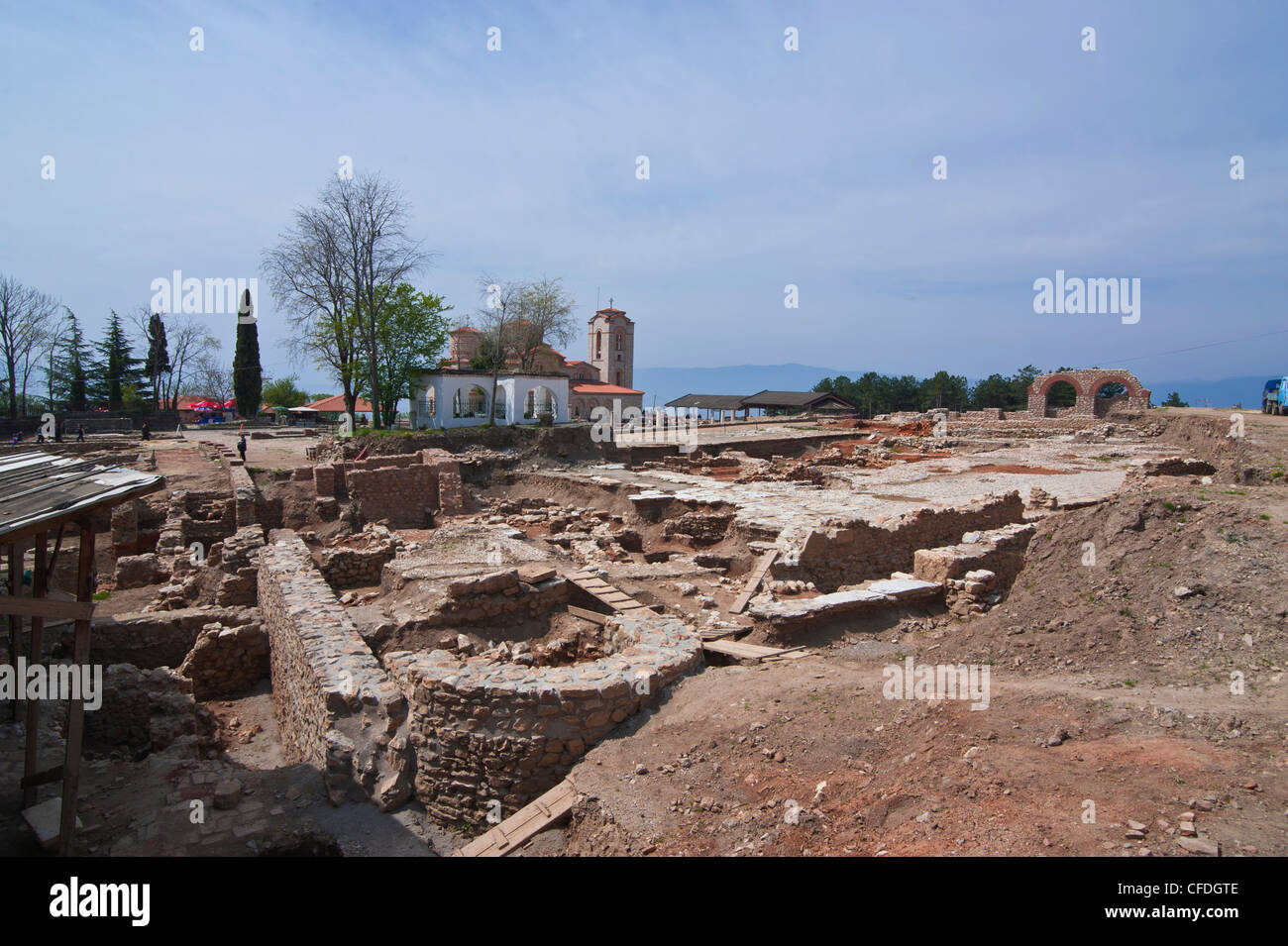 Scavi a Ohrid dal lago di Ohrid, Sito Patrimonio Mondiale dell'UNESCO, Macedonia, Europa Foto Stock