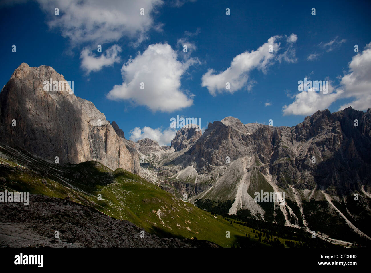 Il Catinaccio Rosengarten, mountain range, Dolomiti, Alpi orientali, Alto Adige, Italia, Europa Foto Stock