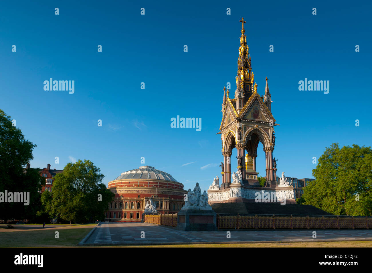Il Royal Albert Hall e l'Albert Memorial, Kensington, London, England, Regno Unito, Europa Foto Stock