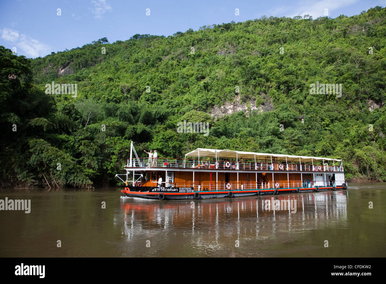 River Cruise Ship RV Fiume Kwai, Crociera Asia Ltd sul Fiume Kwai noi, nei pressi di Kanchanaburi, Thailandia Foto Stock