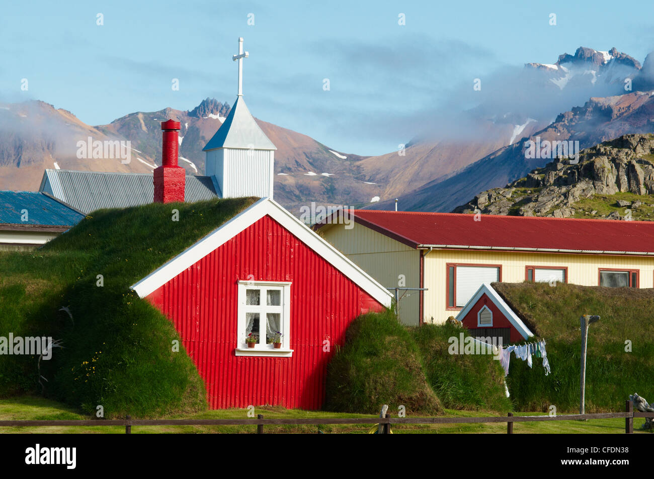 Vecchia fattoria tradizionale Borgarfjordur, Esatfjord, Islanda, regioni polari Foto Stock