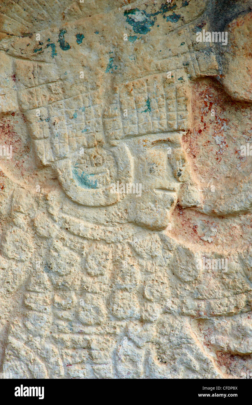 Dettaglio della pietra a rilievo, antiche rovine Maya, Chichten Itza, Sito Patrimonio Mondiale dell'UNESCO, Yucatan, Messico Foto Stock