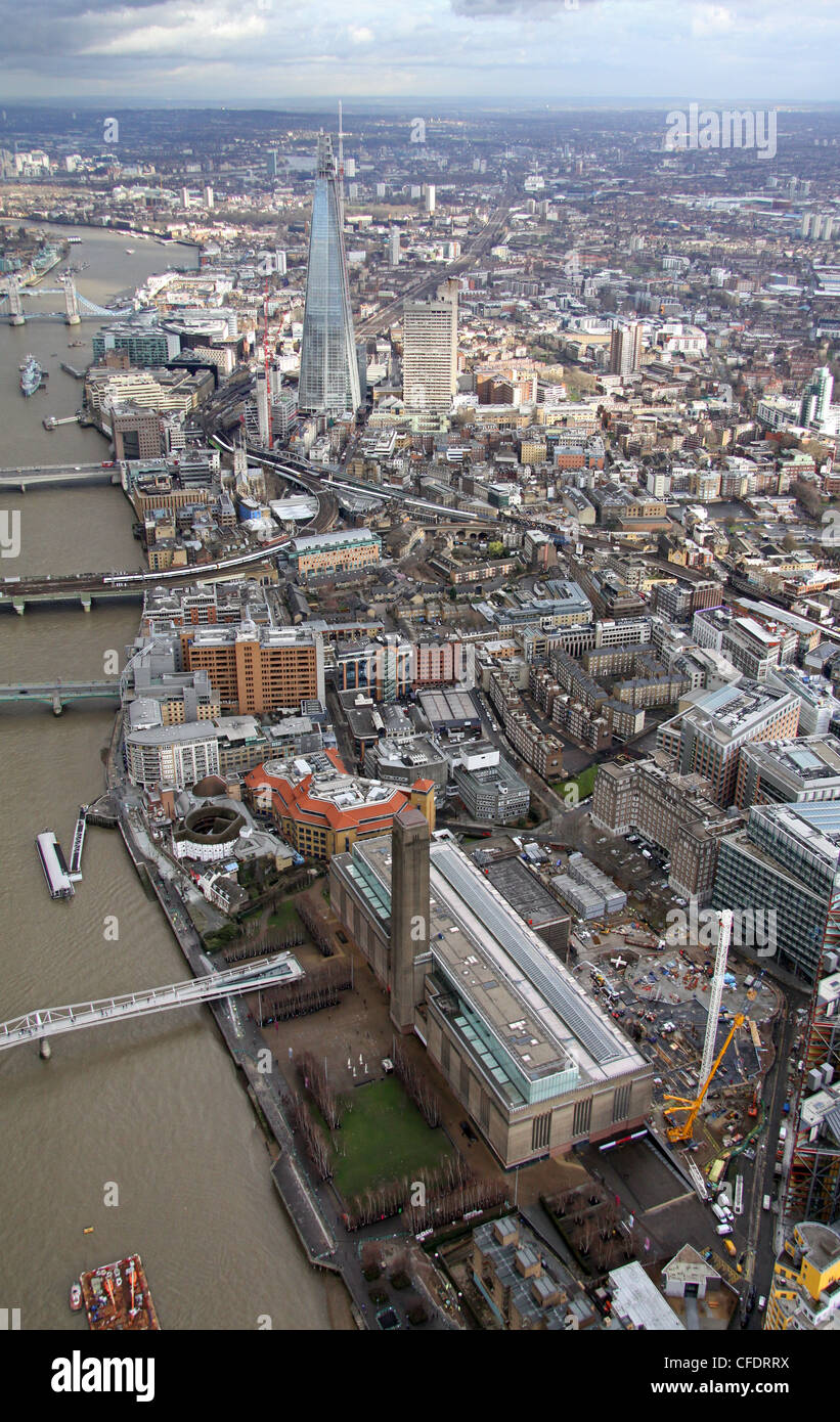 Vista aerea del Tamigi, Tate Modern e dello Shard sulla southbank di Londra Foto Stock