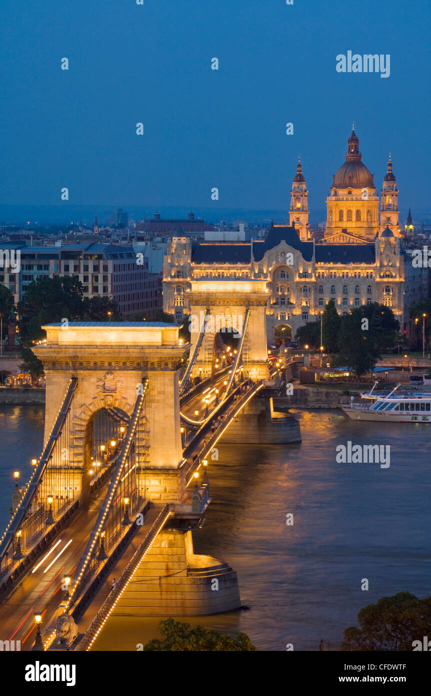 Il ponte della catena (Szechenyi lanchid), Budapest, Ungheria Foto Stock