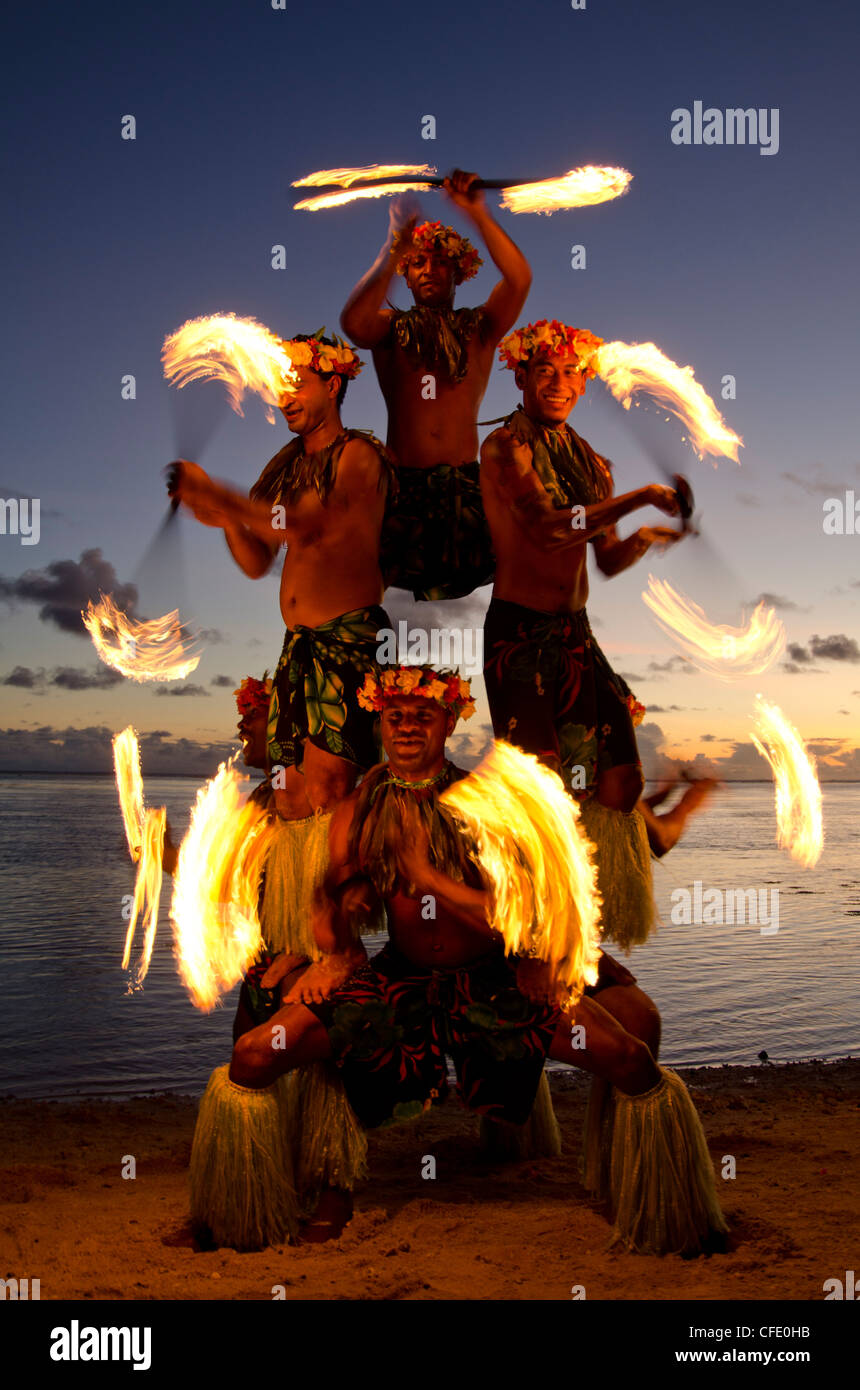 Danza del fuoco, Viti Levu, Figi, Melanesia, Oceania e Isole del Pacifico e del Pacifico Foto Stock