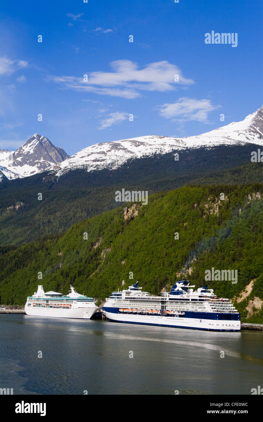 Navi da Crociera ancorate in Skagway, a sud-est di Alaska, Stati Uniti d'America, Foto Stock