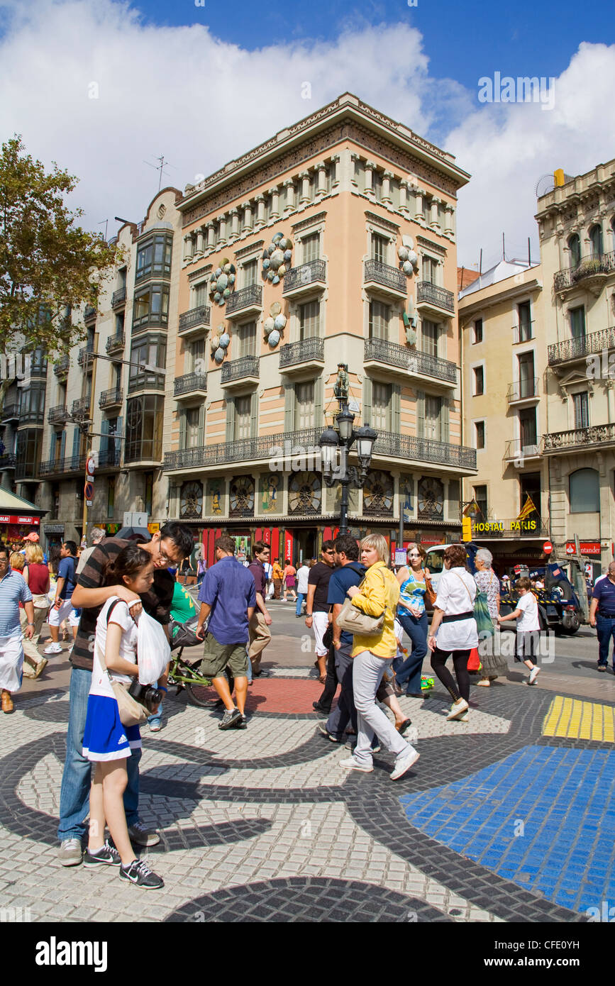 Mosaico di Joan Miro su Las Ramblas, Barcelona, Catalogna, Spagna, Europa Foto Stock