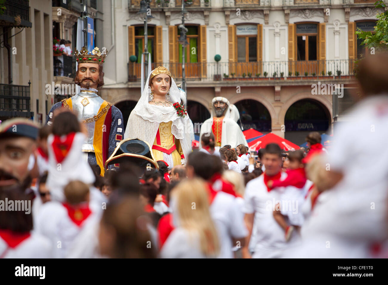 Giganti della processione di Pamplona, San Fermin Fiesta, Plaza del Castillo, Pamplona, Navarra, Spagna, Europa Foto Stock