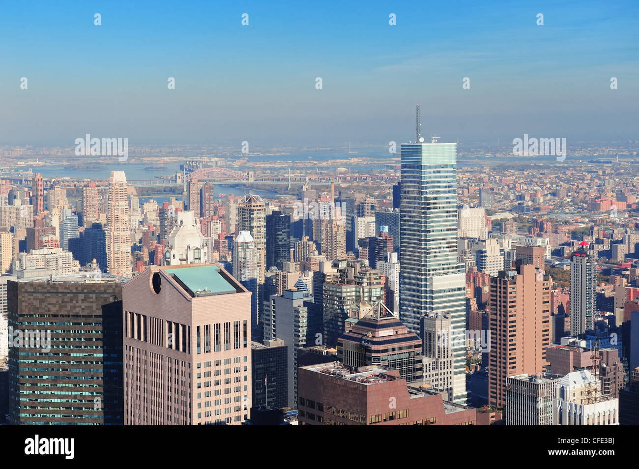 New York City grattacieli di Manhattan antenna vista panorama nel giorno. Foto Stock
