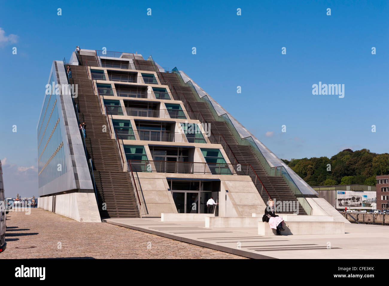 Office-Building Dockland costruito 2005 da Hadi Teherani, Hamburg Altona, Germania Foto Stock