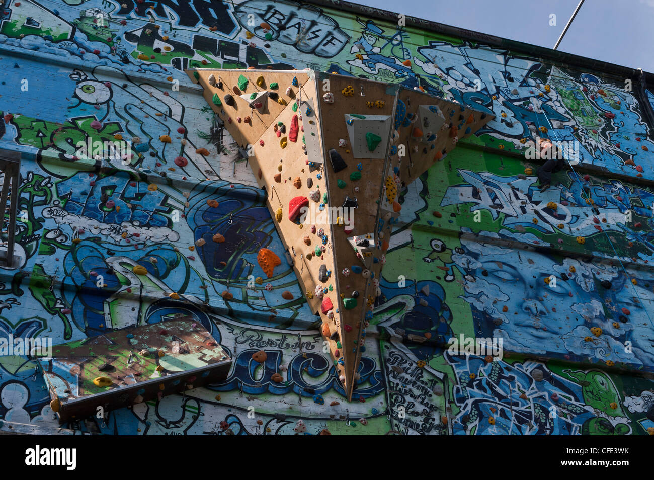 Parete di arrampicata Kilimanschnzo nel quartiere Schanzenviertel, Amburgo, Germania Foto Stock