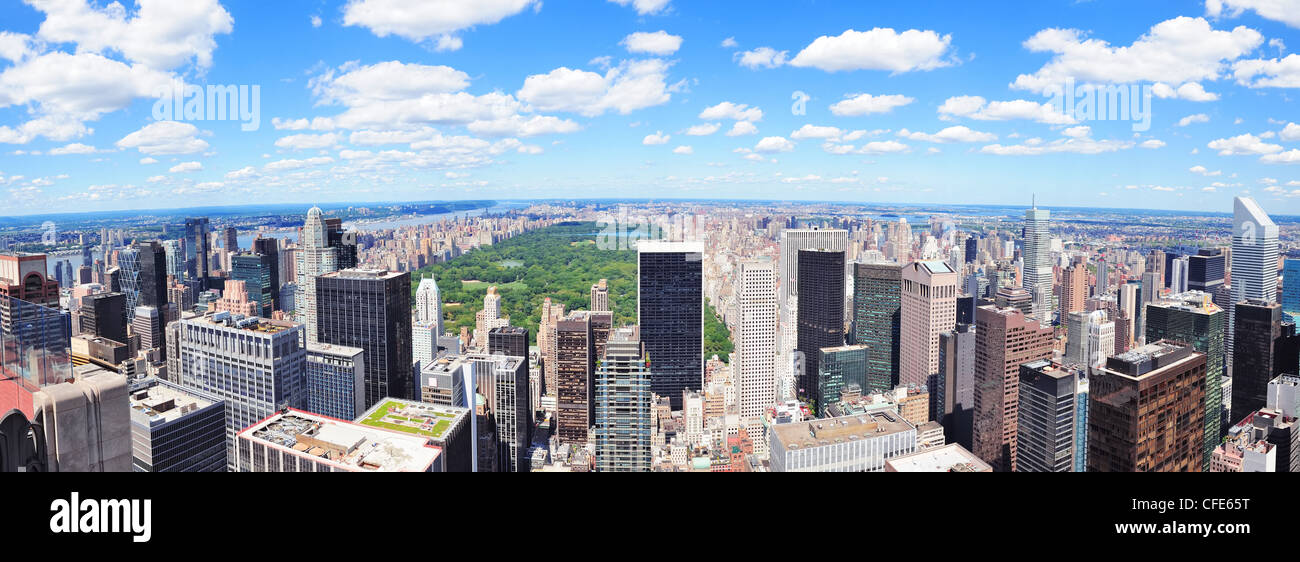 New York City Manhattan Midtown antenna vista panorama con grattacieli e central park in giornata. Foto Stock